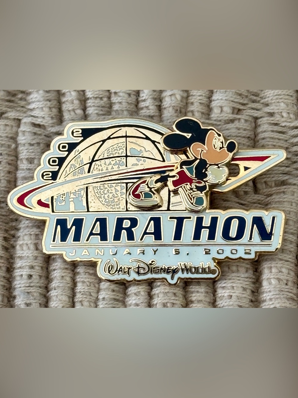DISNEY 2002 Walt Disney World Marathon Mickey Mouse Slider Pin